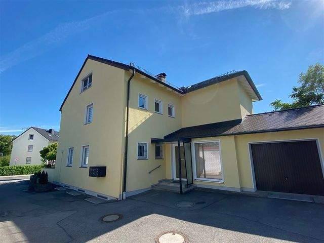 Renovierte 3-Zimmer Wohnung in ruhigem Haus in Emmering, 82275 Emmering, Wohnung